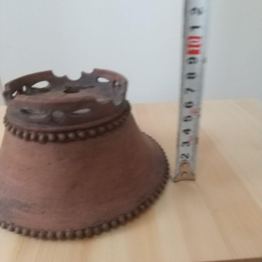 陶器製 円形花器 鋲打ち手彫り模様 富船植木鉢