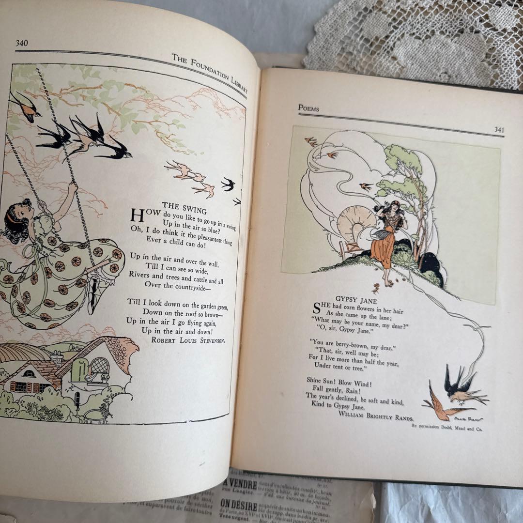 ステキな挿絵アンティーク児童書　洋書　古書　絵本ジャンクジャーナル素材　童話