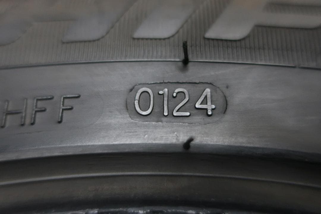 Knt-.123様送料込　2024年　ハイフライ　HF805　215/50R17