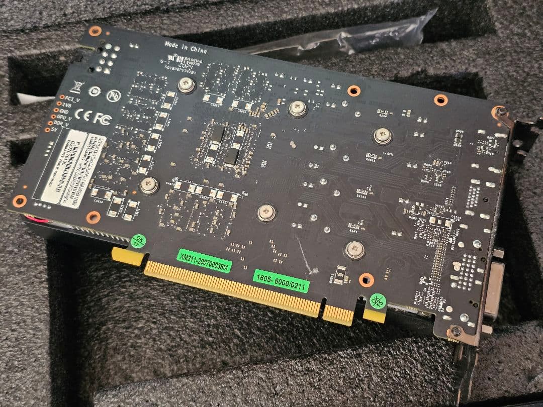 玄人志向　NVIDIA GeForce GTX1650　補助電源ありモデル