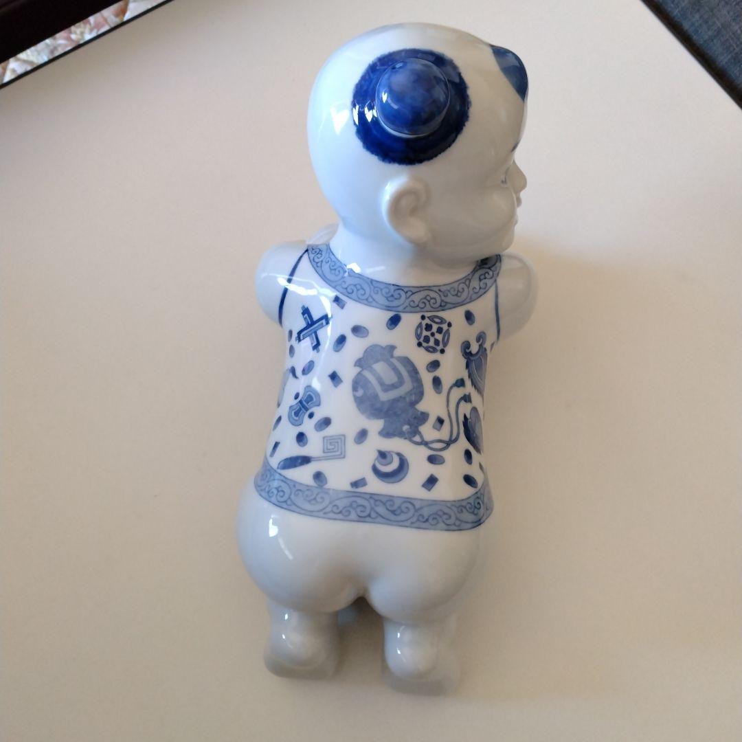 美品　青と白の陶器製赤ちゃんの置物