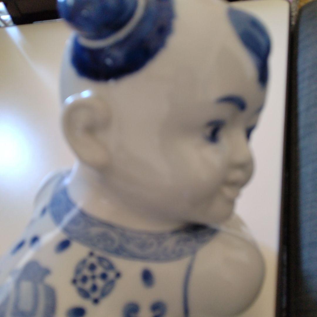 美品　青と白の陶器製赤ちゃんの置物