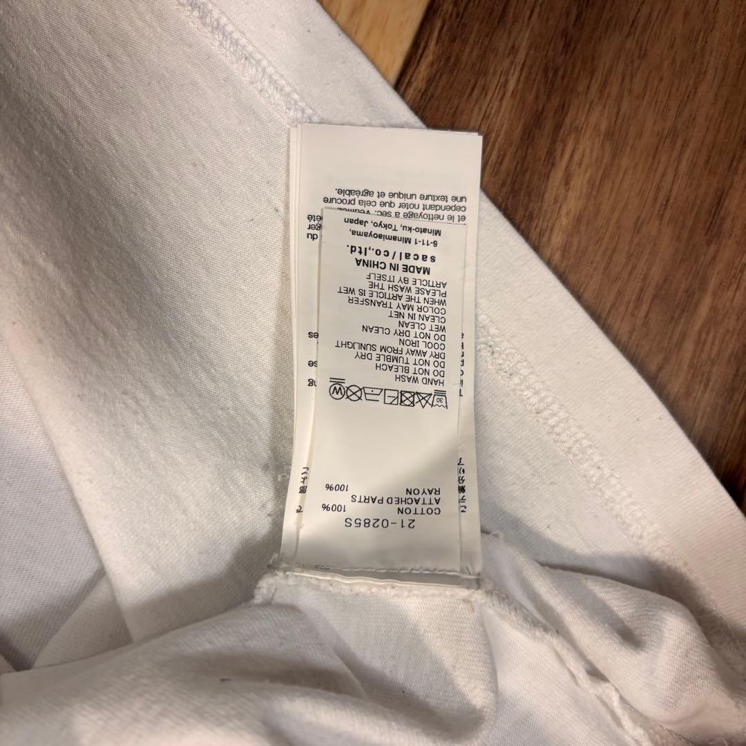 最終値下げ　sacai × kaws 2 M ホワイト Tシャツ ポケット付き