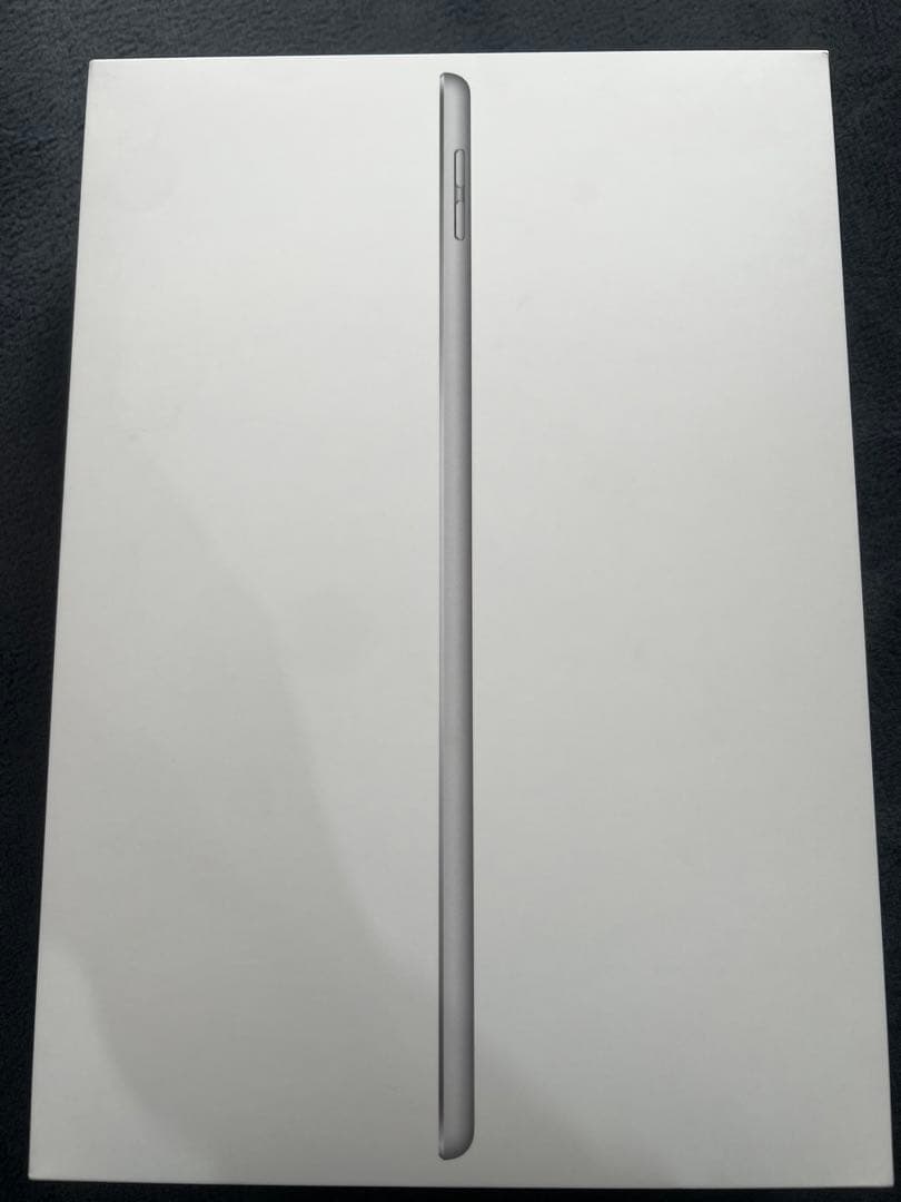 Apple iPad 7 シルバー系 128g本体と箱付き