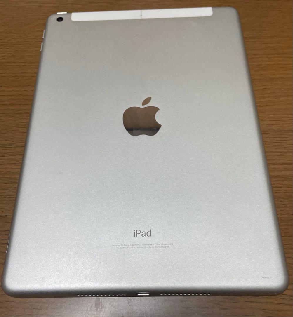 Apple iPad 第6世代 10.2インチ シルバー