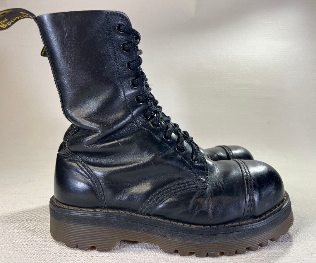 UK3～UK4程度 Dr.Martens STEEL TOE 10ホール 英国製