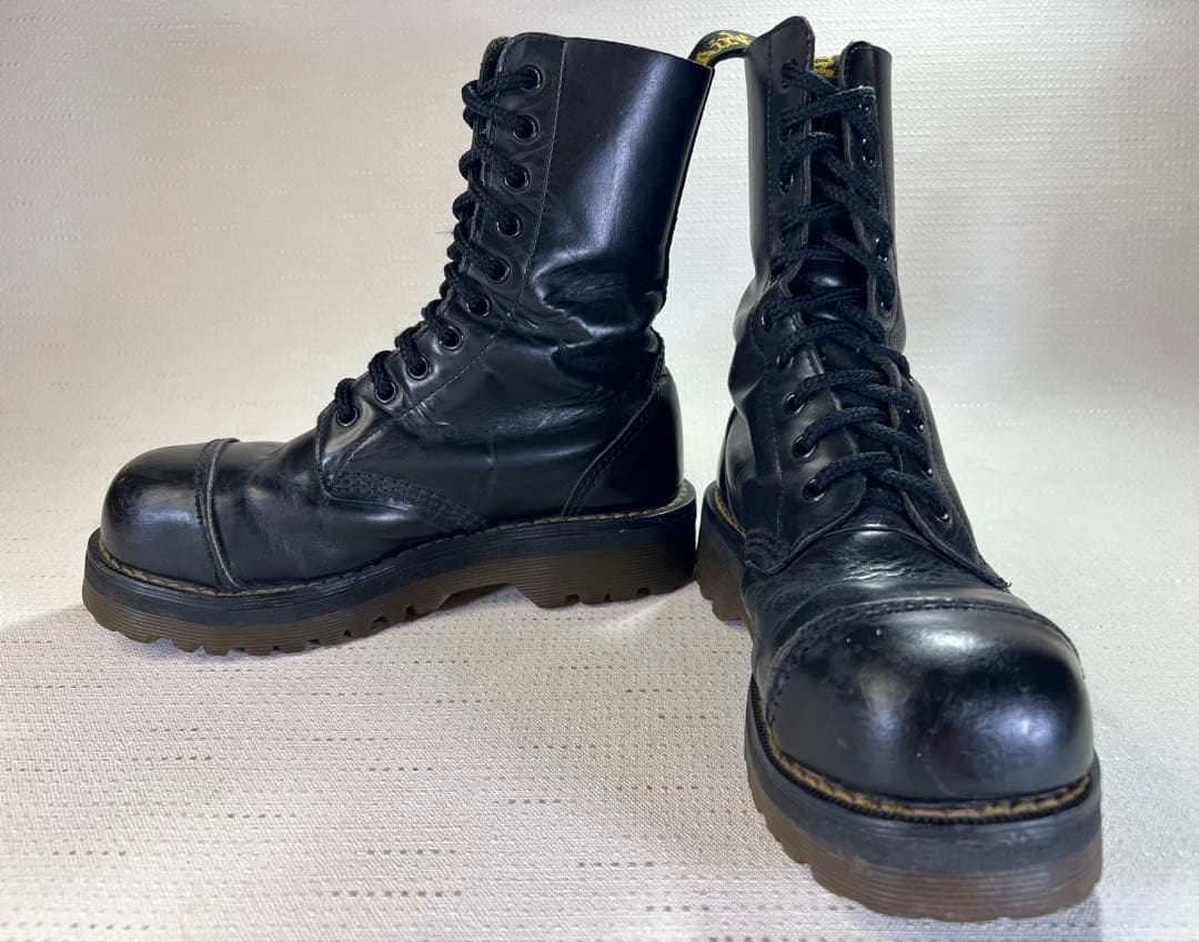 UK3～UK4程度 Dr.Martens STEEL TOE 10ホール 英国製