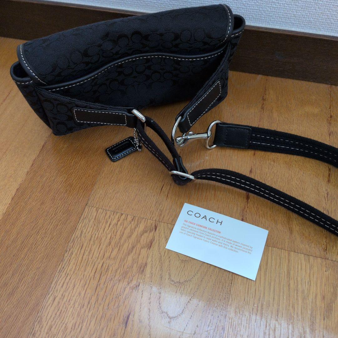 コーチ黒　マカダムロゴ柄のウエストポーチ　ボディバッグ　ほぼ新品