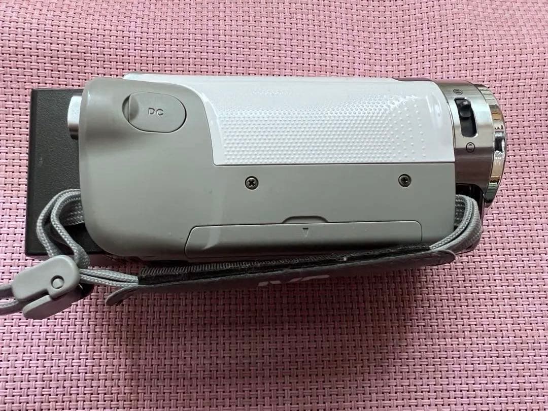 JVC Everio ホワイト ビデオカメラ 本体　GZ-HM199-W 60倍
