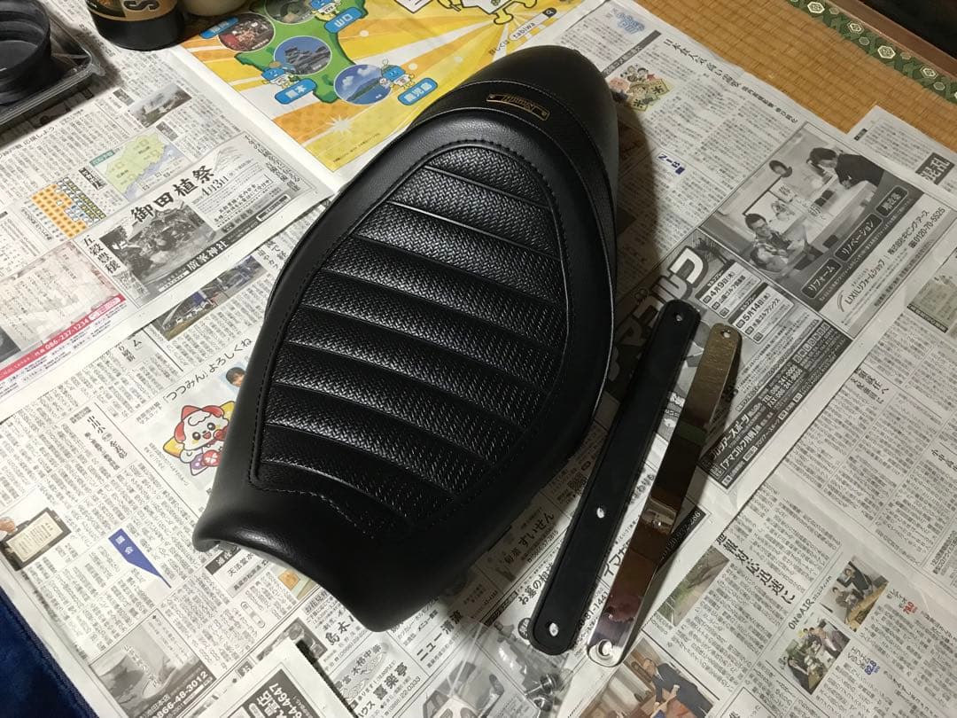 K&H シングルシート(ガンタック) 専用ステー付属 〜03 XLスポーツスター