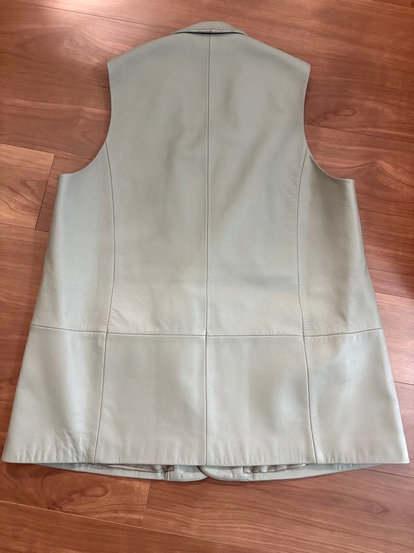 REVERBERATE leather waistcoat ラム　定価20万円