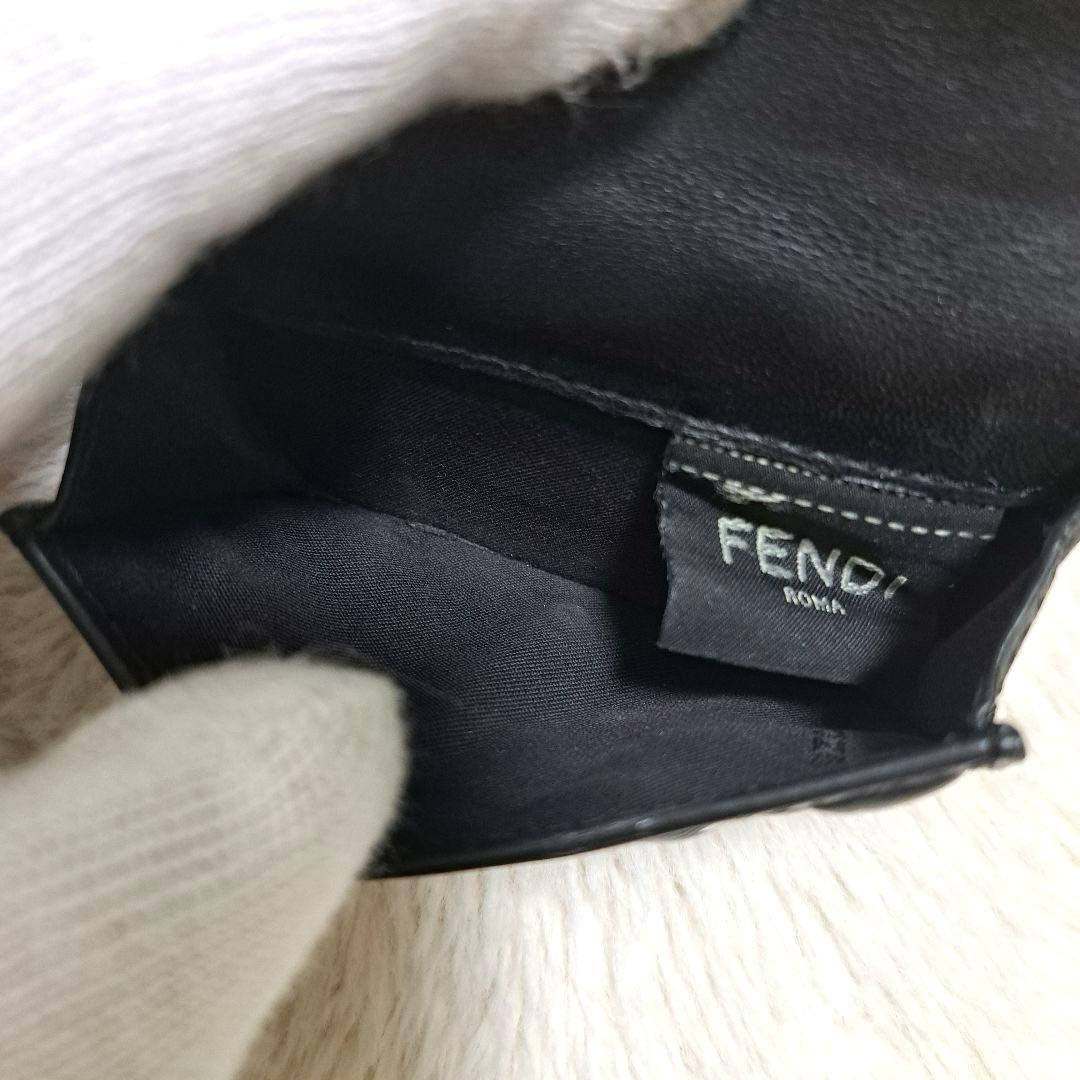 ✨極美品　希少カラー✨フェンディ　三つ折り　バゲット　エンボス　バイカラー