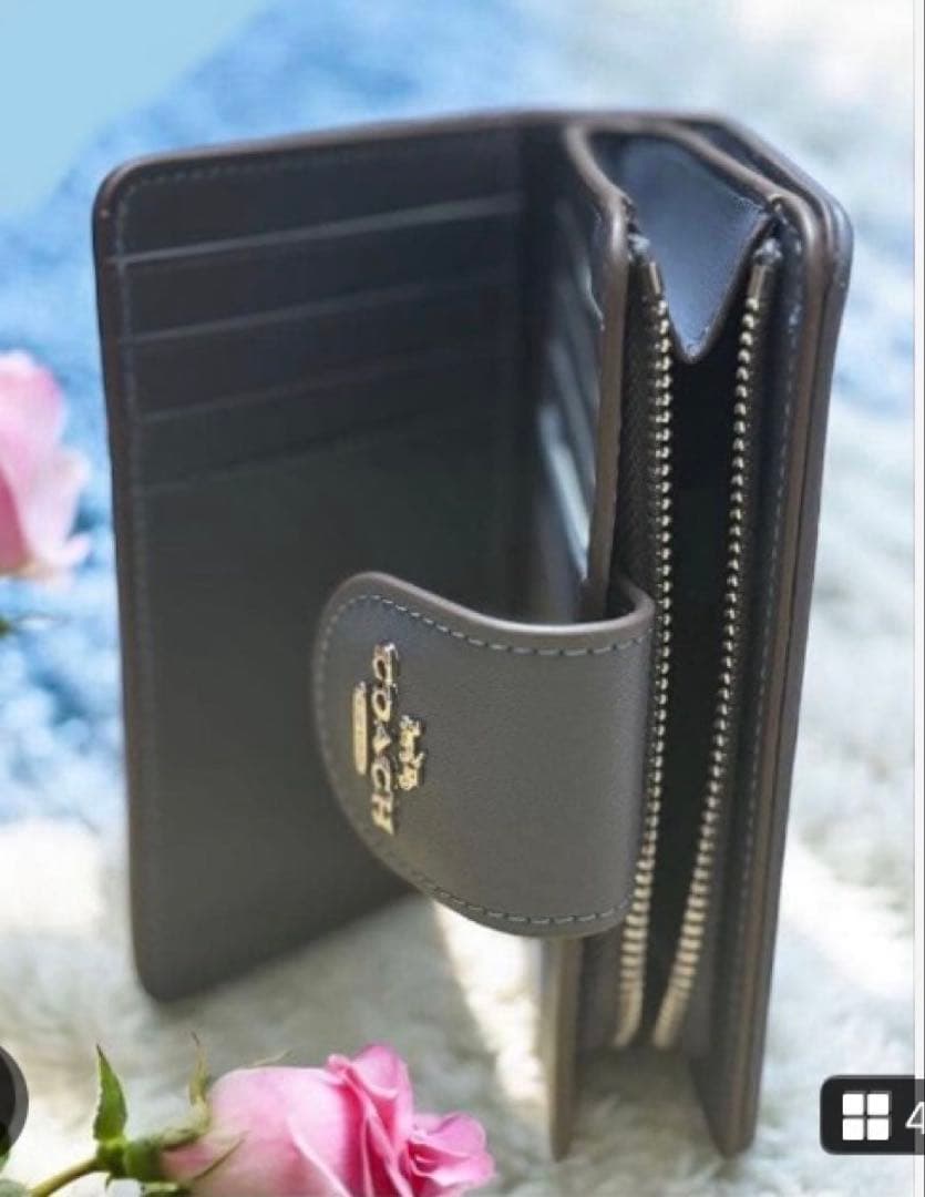 COACH ネイビー 二つ折り財布【新品】