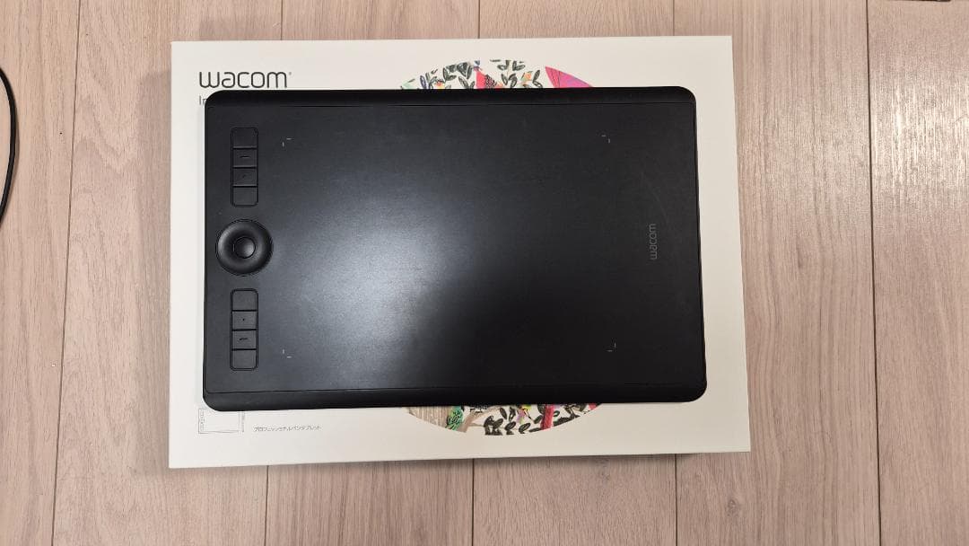 Wacom ペンタブレット Intuos Pro Mサイズ