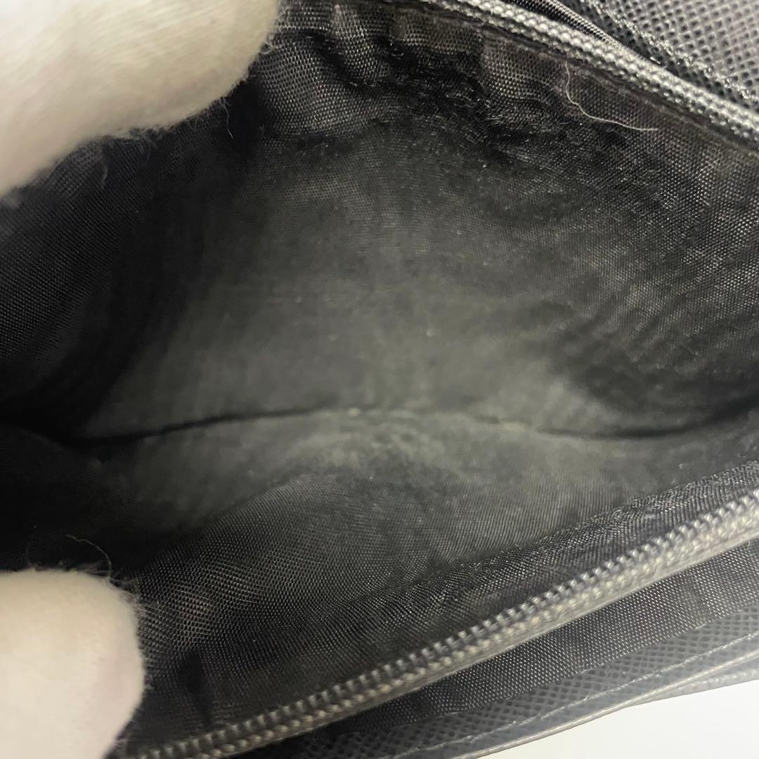 凛*マ様 PRADA 黒 サフィアーノレザー 二つ折り財布