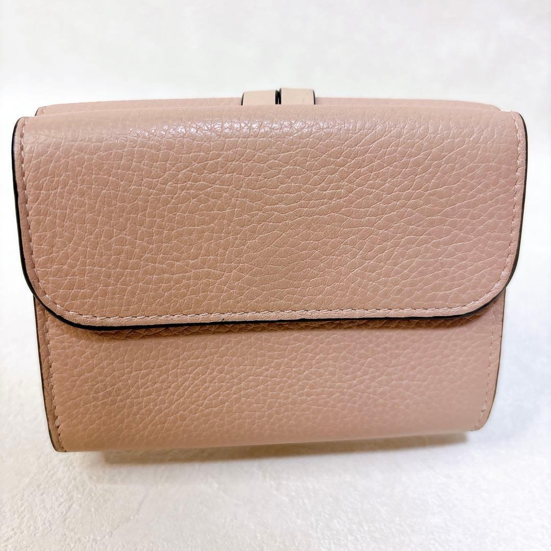 美品　Chloé アルファベット 三つ折り財布 Cチャーム ピンクベージュ　箱付