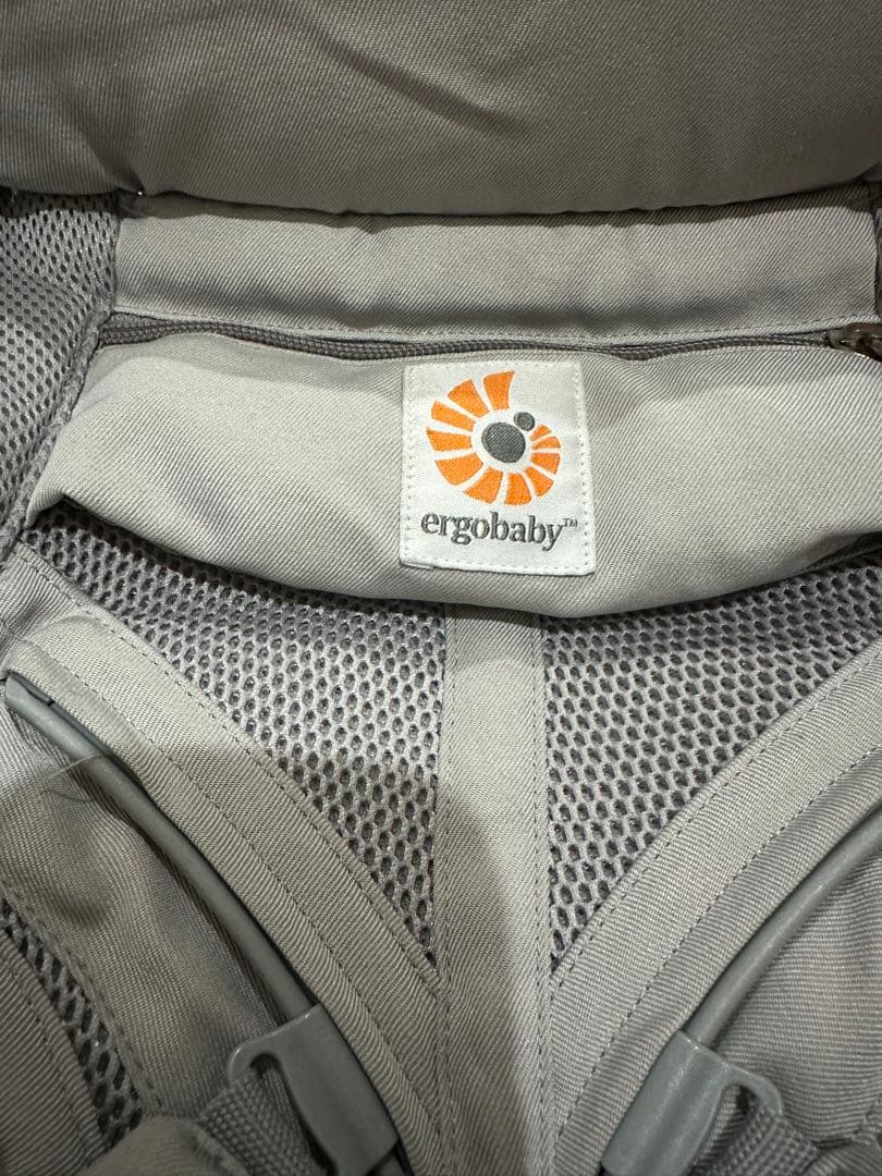ergobaby メッシュ抱っこ紐 グレーOMNI360