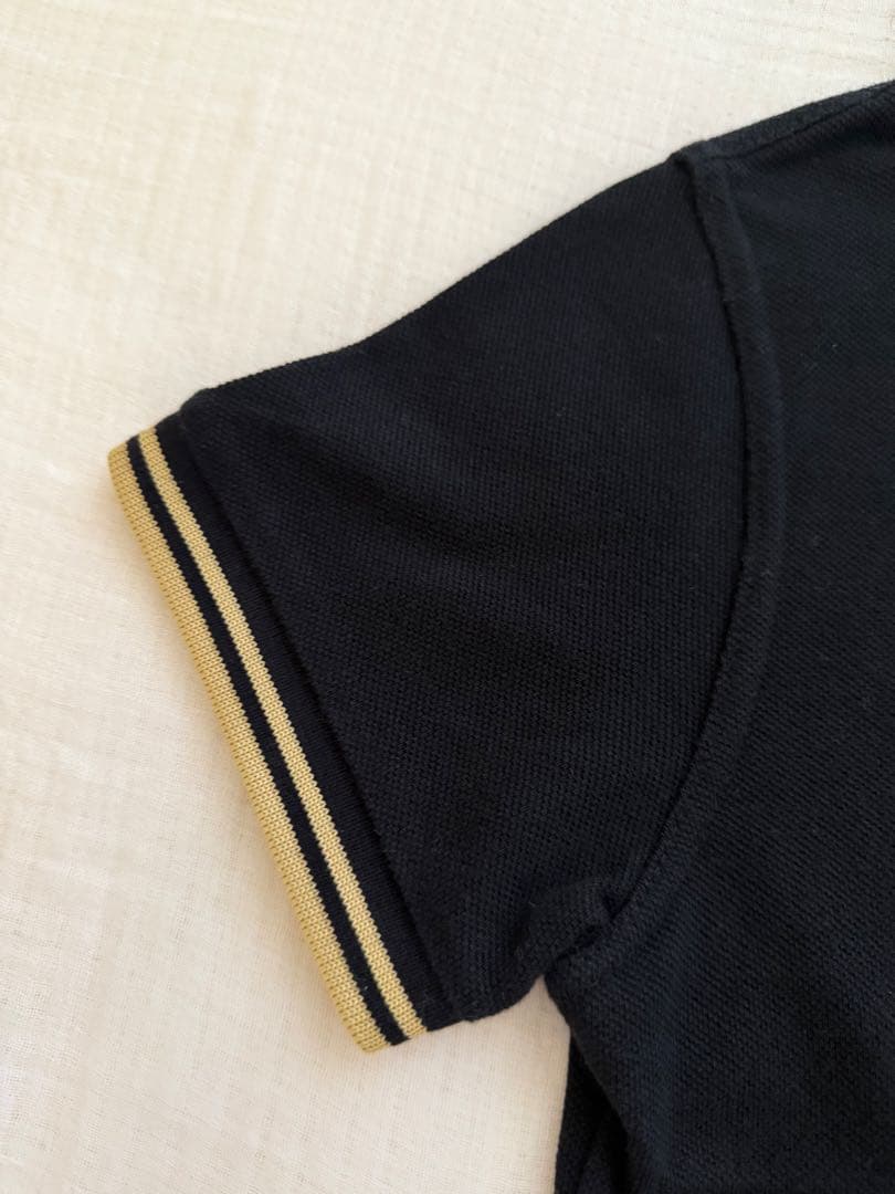 FRED PERRY フレッドペリー ポロシャツ 黒 ゴールド レディース