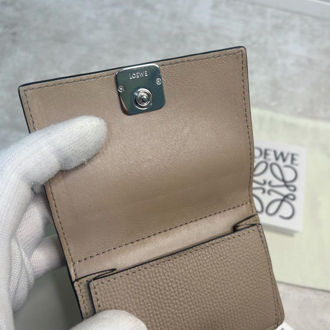 人気色✨ LOEWE ロエベ トライフォールド 三つ折り財布 サンド 箱 袋付