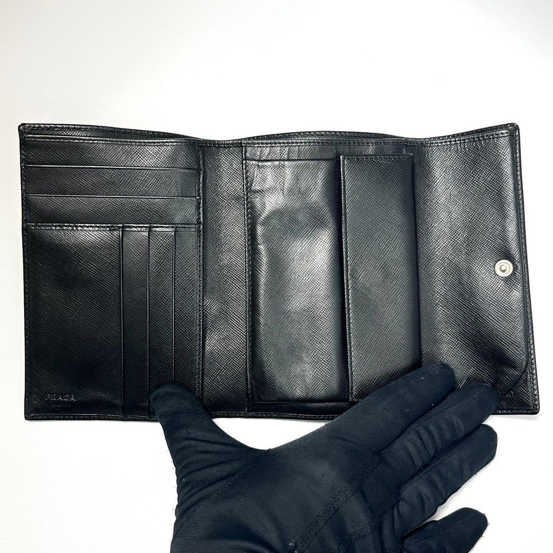 希少✨PRADA プラダ 三つ折り財布 三角ロゴ サフィアーノレザー ブラック
