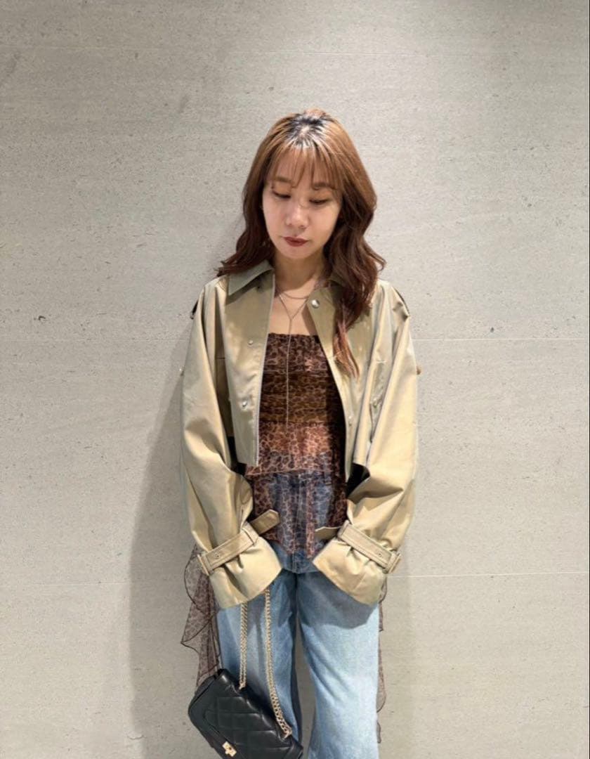 新品タグ付き　LILYBROWN ペプラムフリルトップス