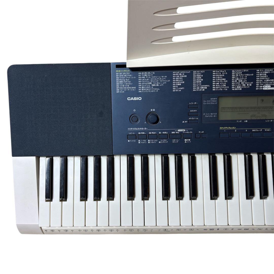 本日特別価格【CASIO】電子キーボード　61鍵盤　光ナビゲーション対応