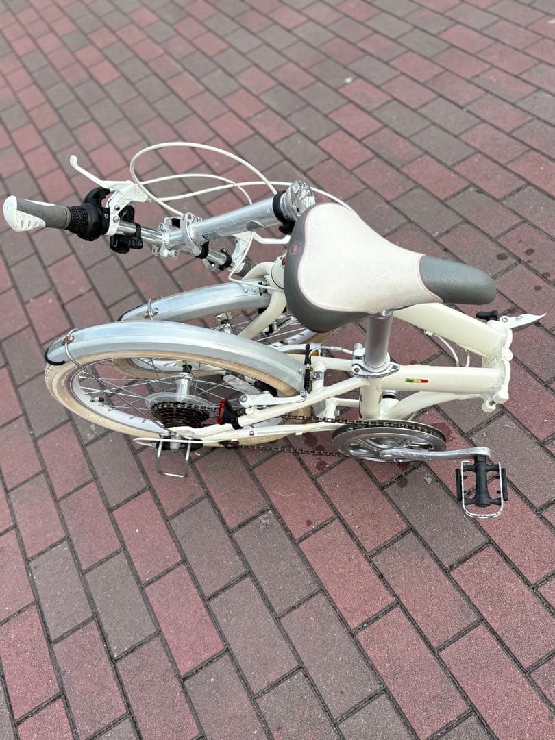 「フィアット」軽量折り畳み自転車(20㌅)お届け出来ます。お引き取り大歓迎。