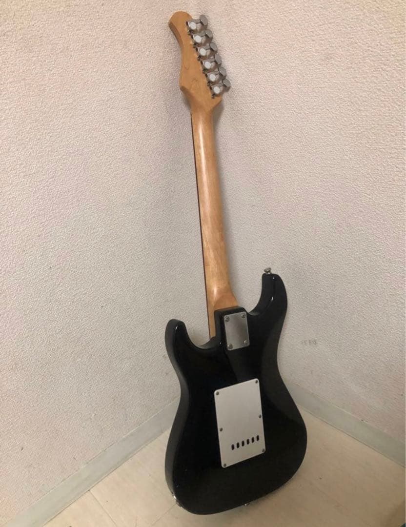 Bacchus 全長87cm小ぶりエレキギター　バッカス