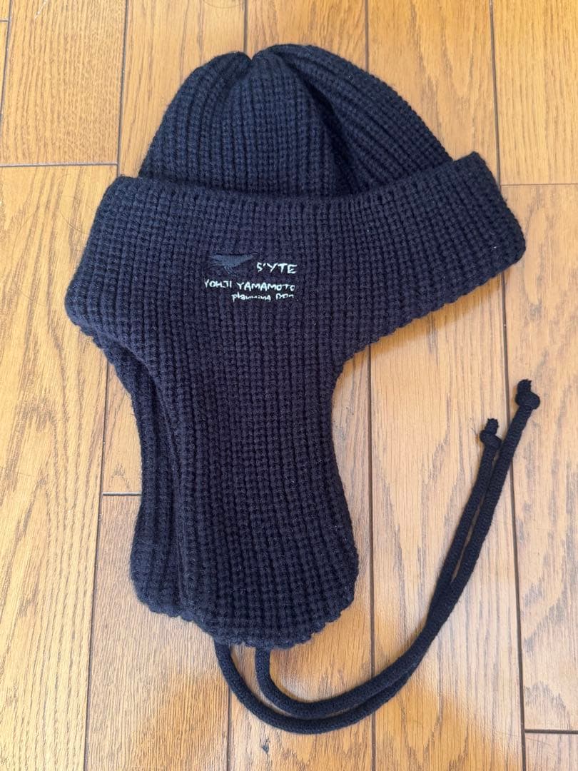 SYTE New Era LOGO KNIT TRAPPER 黒