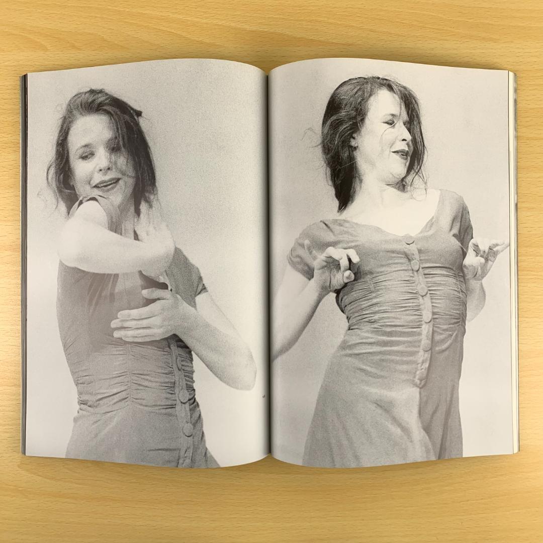 【希少】写真集 ピナ・バウシュ ヴッパタール 25周年 記念誌 ダンス 洋書