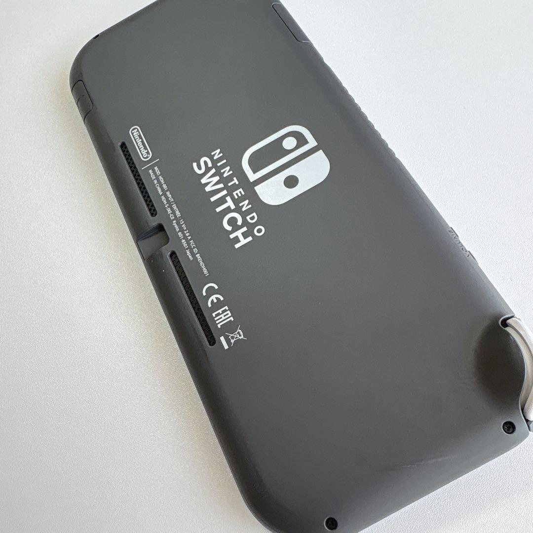Nintendo Switch Light 本体
