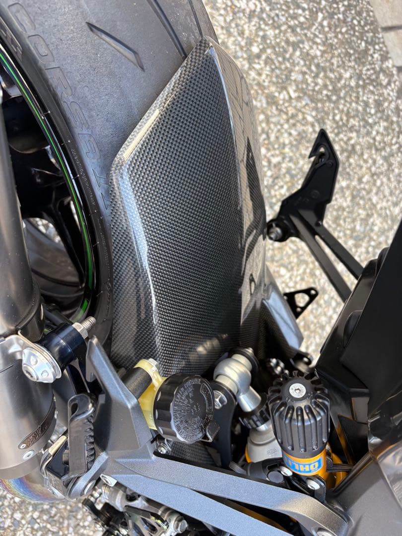 Kawasaki Z1000 カーボンリアフェンダー