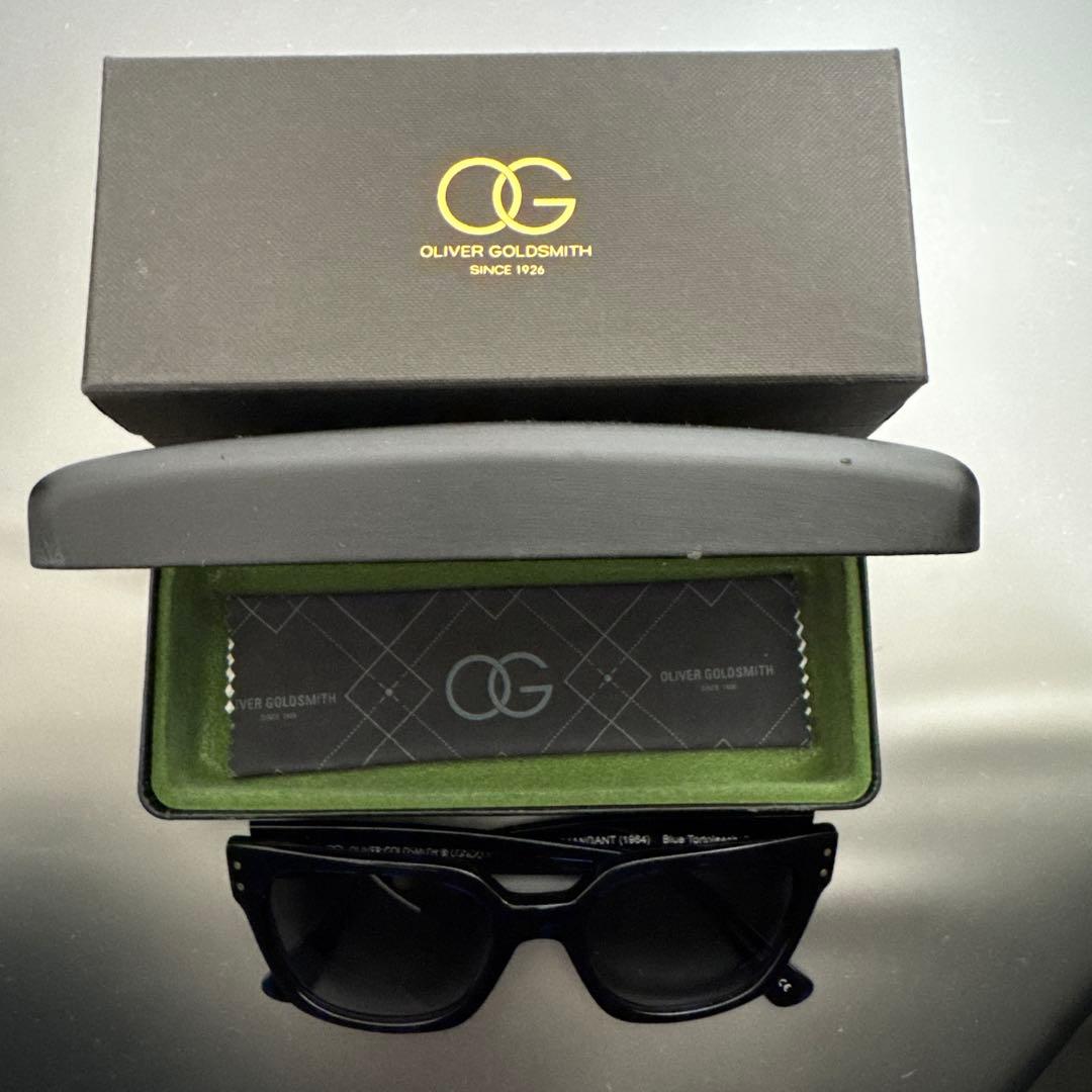 OLIVER GOLDSMITH COMMANDANT(1964)サングラス