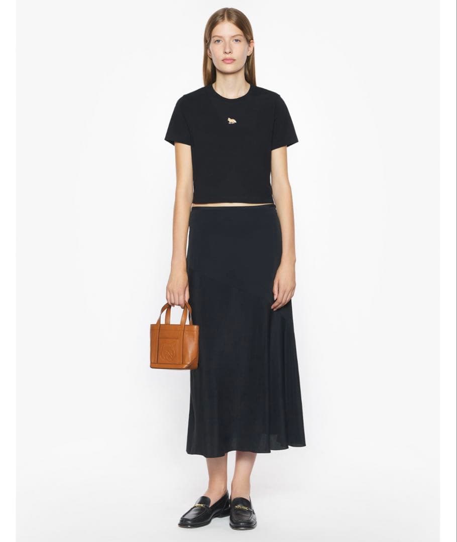 メゾンキツネ　MAISONKITSUNE
