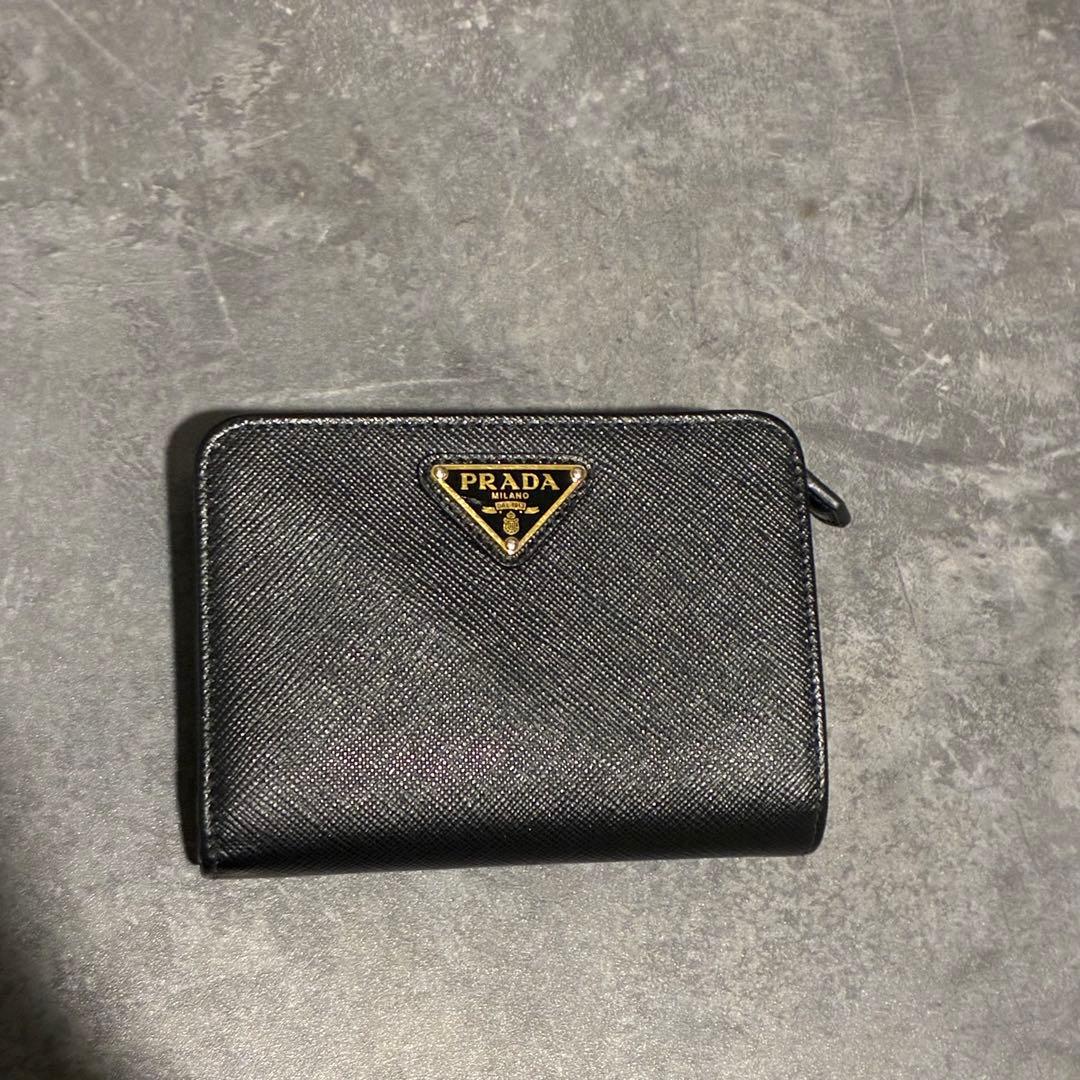 PRADA 財布　サフィアーノレザー