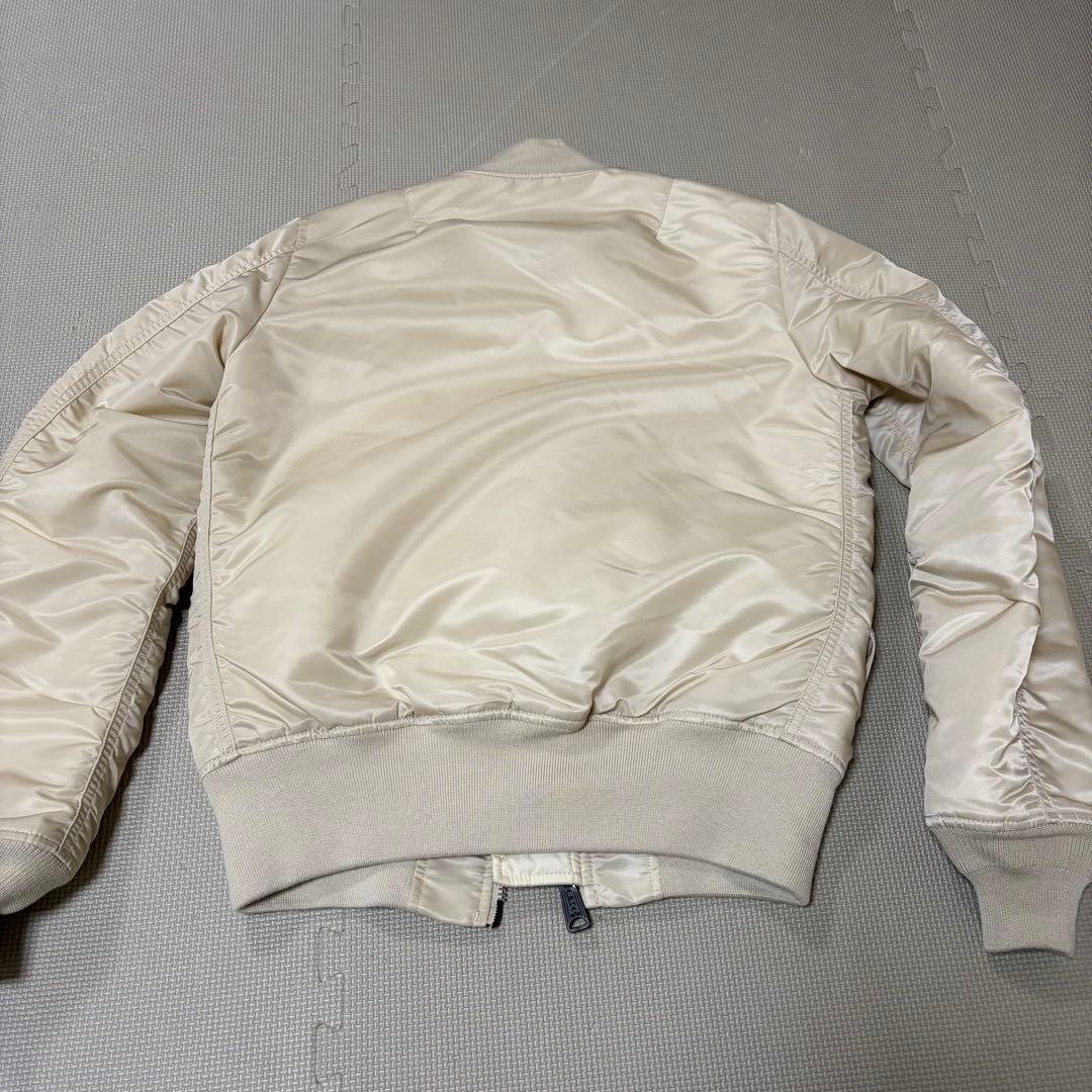 【美品】アルファインダストリーズ MA-1 白