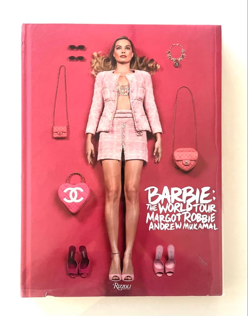 BARBIE: THE WORLD TOUR 洋書