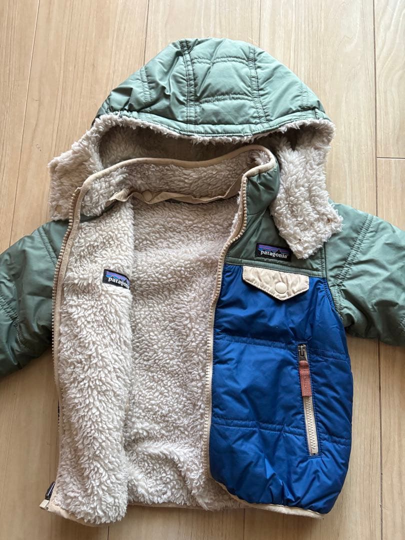 patagonia フード付きダウン　アウター　リバーシブル