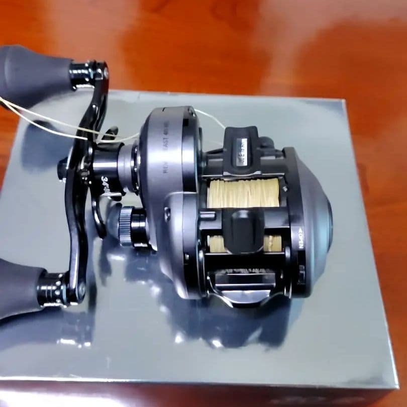 週末限定価格 REVO BEAST レボ ビースト40-HS ベイトリール
