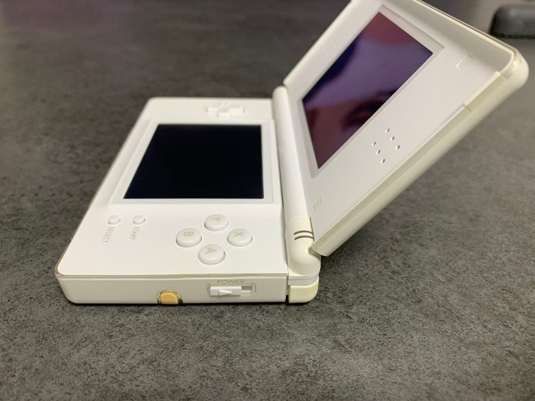 Nintendo DS Lite Crystal White本体