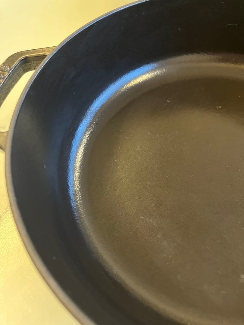 Staub（ストウブ）　ブレイザーソテーパン（24cm）　ブラック　黒
