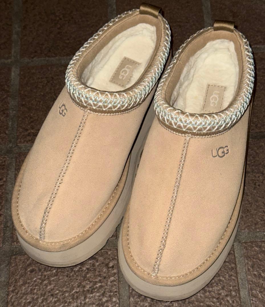 UGG ベージュ 8 Tazz シューズ