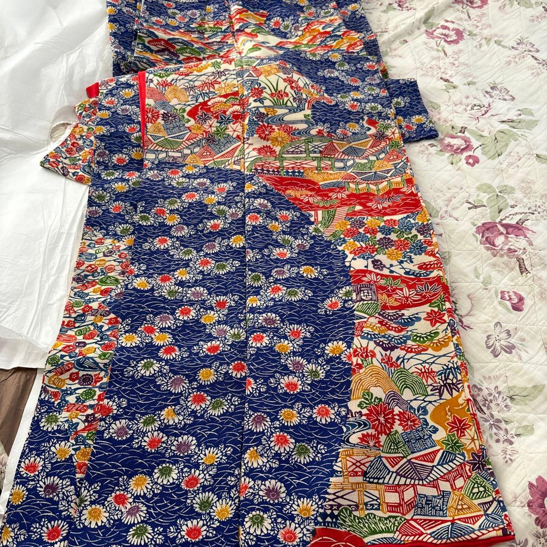 最終お値下げ　美品　正絹　上質な縮緬　紅型　とっても可愛い振袖〜♡ 裾の躾付き