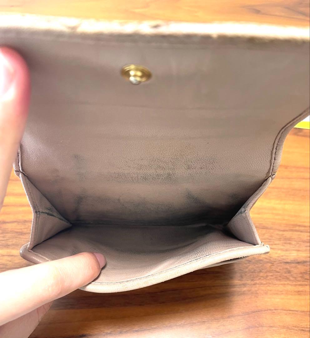 MIU MIU カメオ　マトラッセ 二つ折り財布