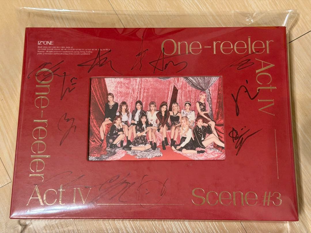 IZ*ONE アイズワン 直筆サイン 入り アルバム