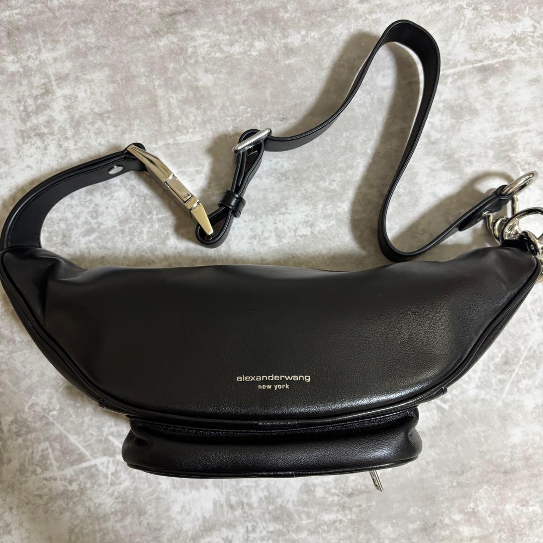 H336 未使用級✨アレキサンダーワン　ボディバッグ　ファニーパック　ブラック