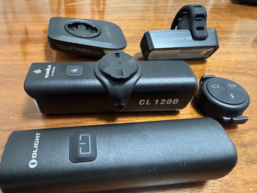 OLIGHT、TOWILD、RAVEMENのライトセット
