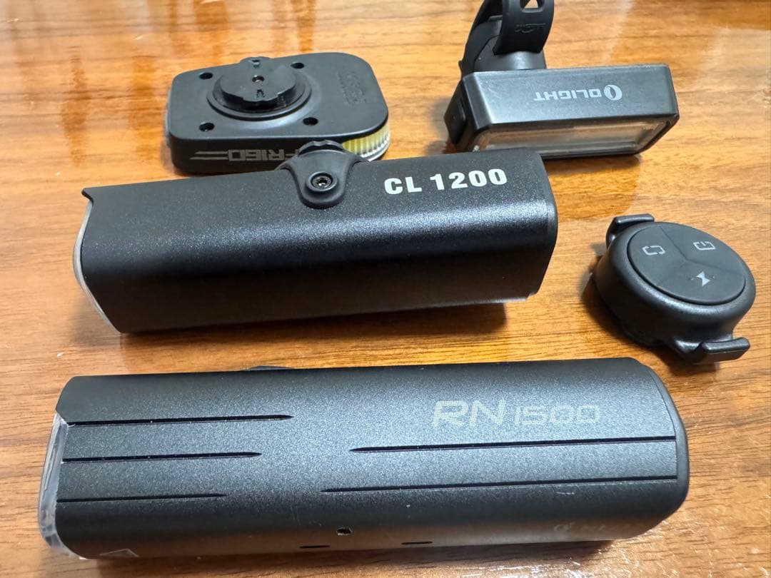OLIGHT、TOWILD、RAVEMENのライトセット