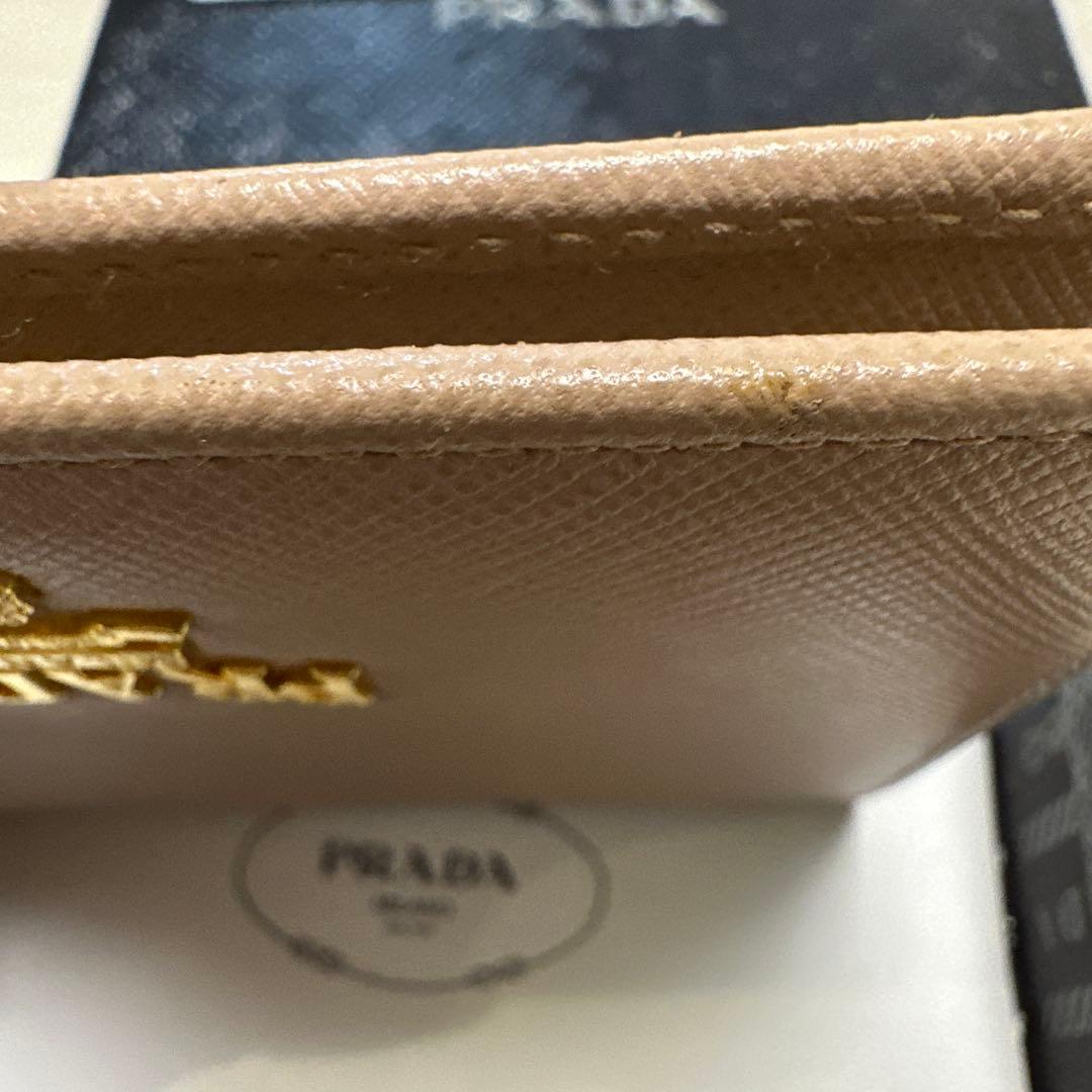 a.　PRADA サフィアーノレザー 二つ折り財布 1ML018