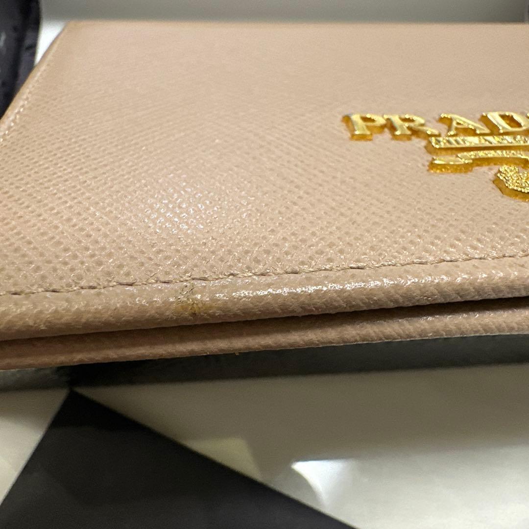 a.　PRADA サフィアーノレザー 二つ折り財布 1ML018